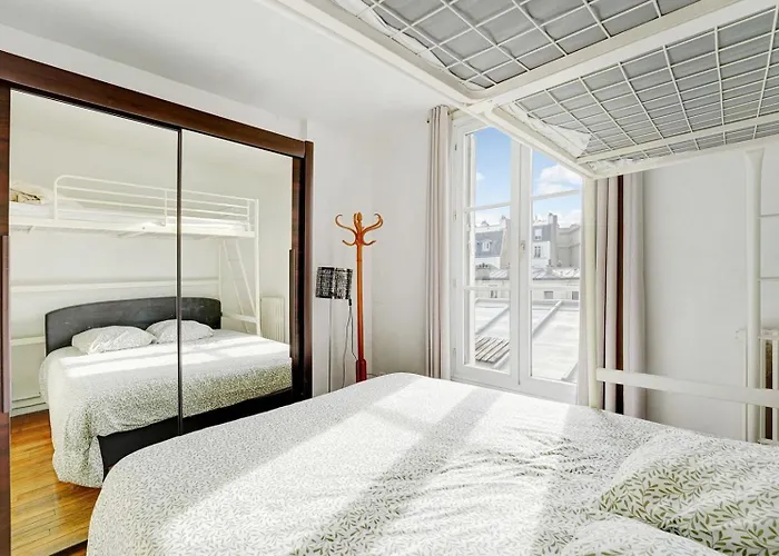 Invalides - Tour Eiffel Apartment *